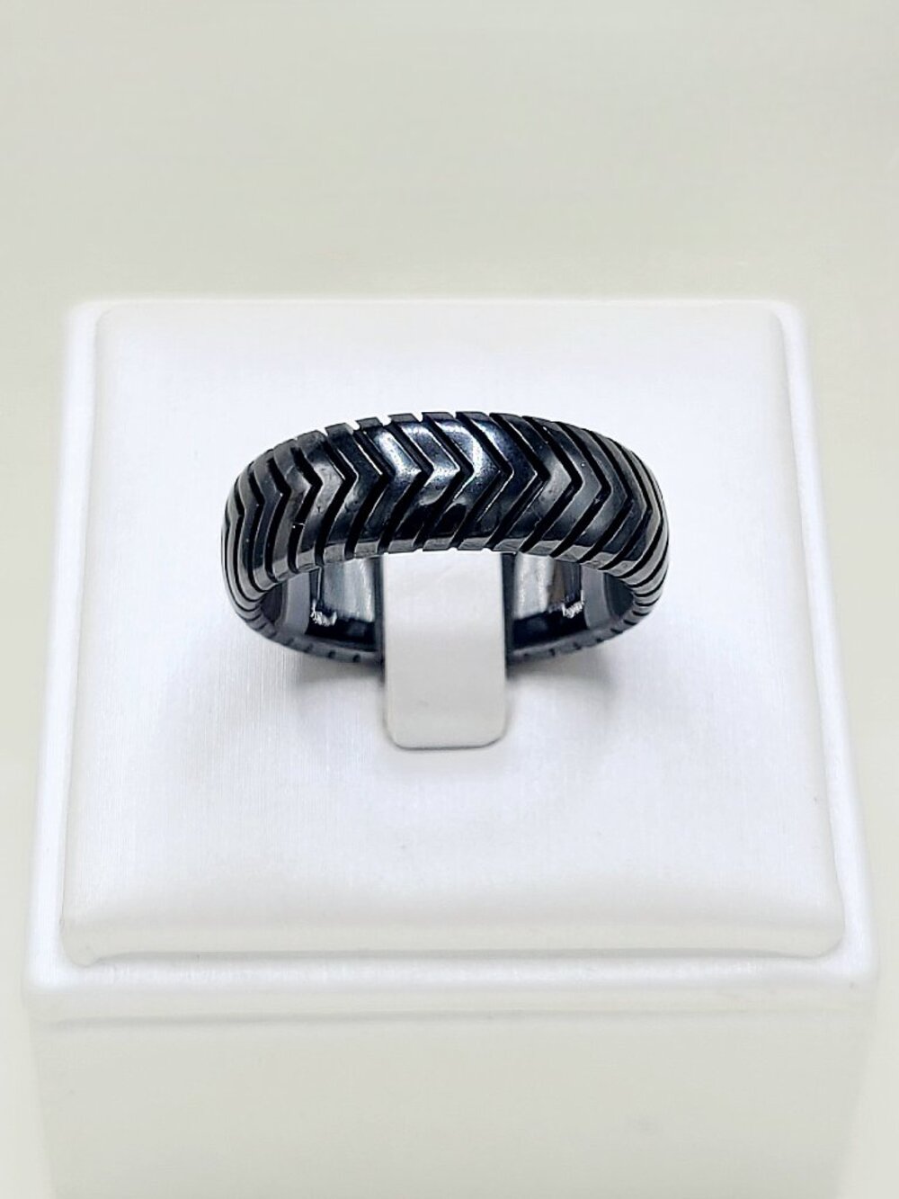 David Yurman Chevron Band Ring in Black Titanium - 8mm - Size 11 - RARE